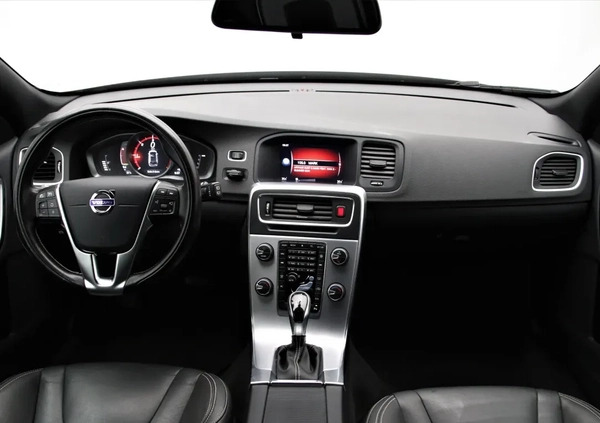 Volvo V60 cena 60999 przebieg: 195511, rok produkcji 2017 z Białystok małe 466